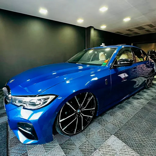 Película automotiva aplicada em BMW Black Films Joinville